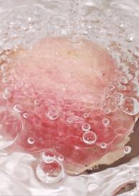 被俘获的文工团女兵